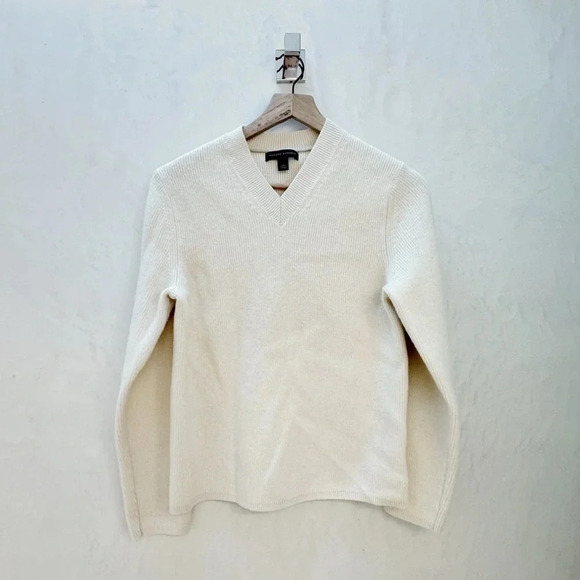 Banana Republic || V Neck Wool Blend Knit Sweater Ivory large - Picture 1 of 15